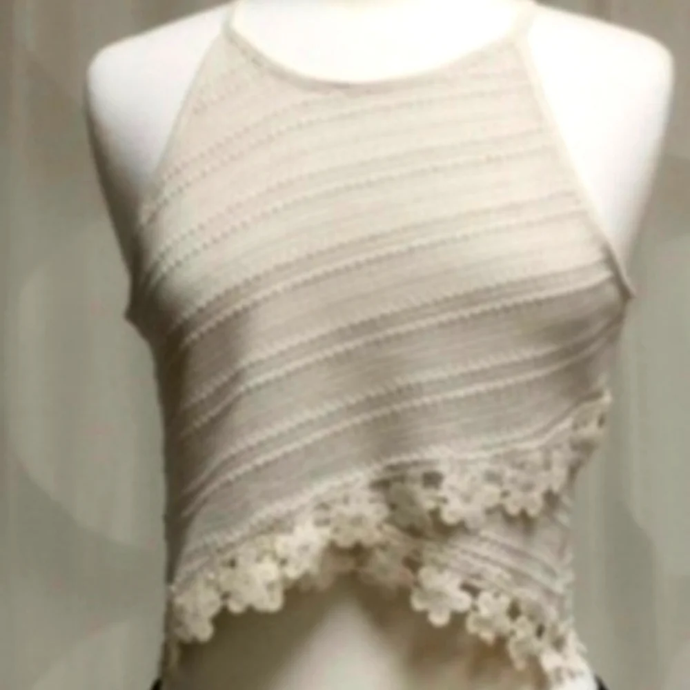 🔵Ivory Lace Tank - Picture 1 of 5